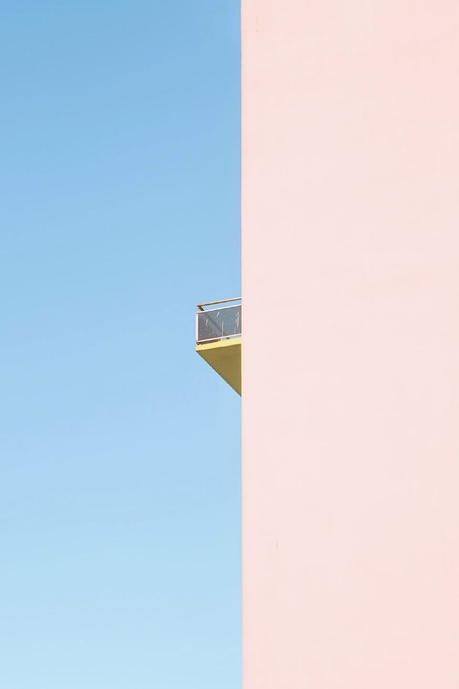 The lonely Balcony Big